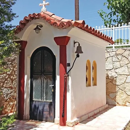 Beautiful In Theologos With Jacuzzi Holiday home *