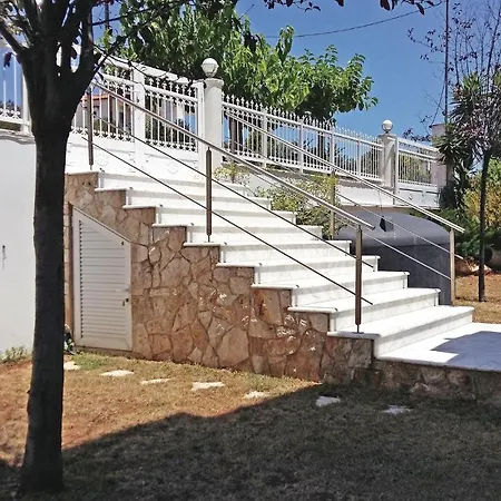 Beautiful In Theologos With Jacuzzi Holiday home