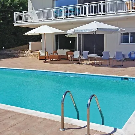 Holiday home Beautiful In Theologos With Jacuzzi *