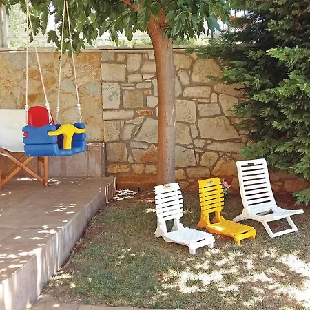 Holiday home Beautiful In Theologos With Jacuzzi