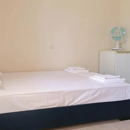 Beautiful In Theologos With Jacuzzi Holiday home *